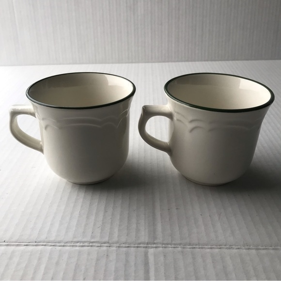 Set Of 2 Pfaltzgraff “Snow Village” Cups And Saucers 10 1/2 Oz. - Picture 7 of 11